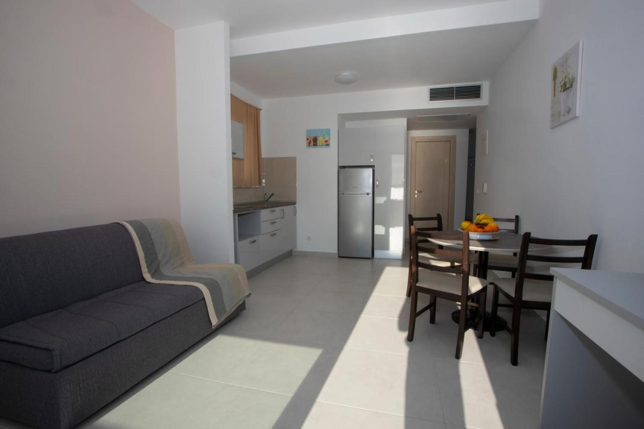 Apartments Medvidovic Baška Voda Eksteriør bilde